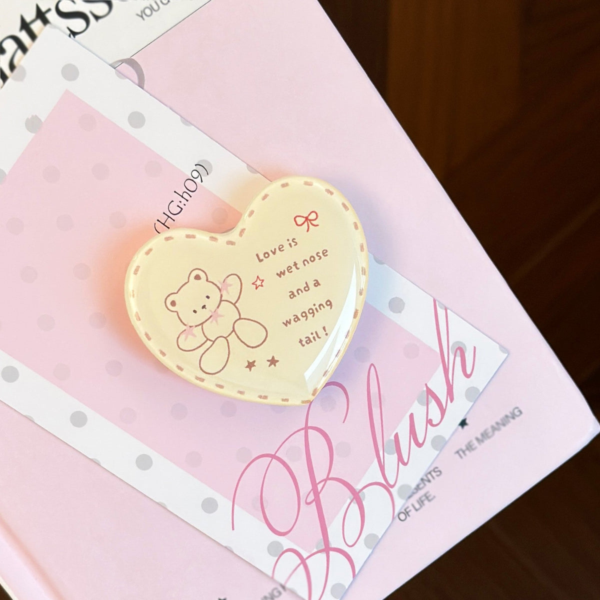 Heart-shaped ceramic