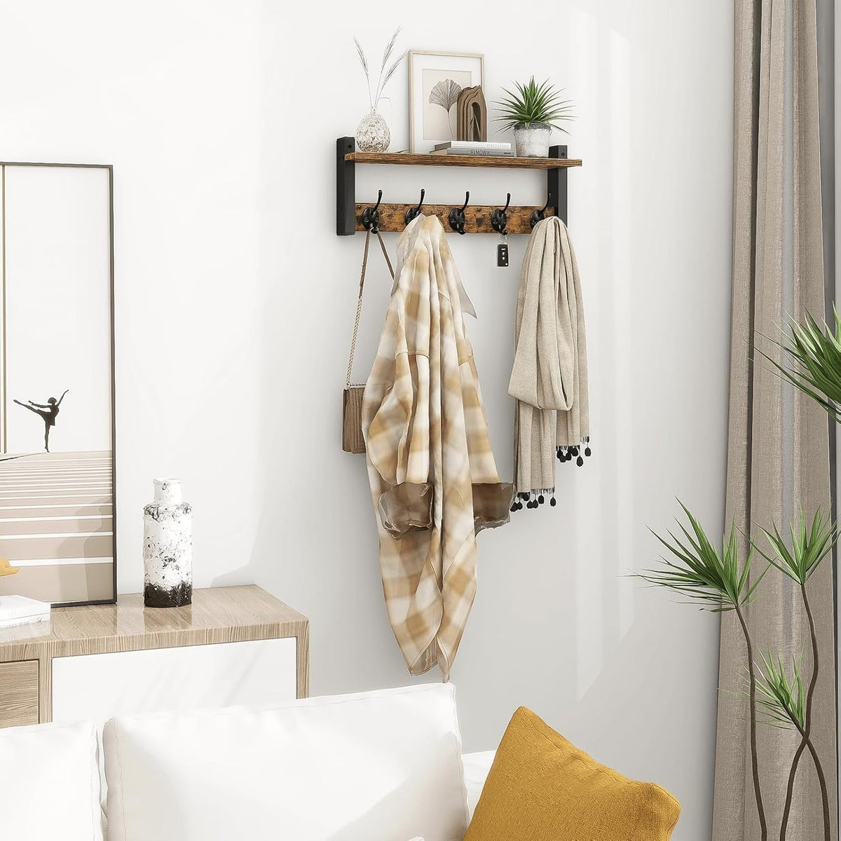 Wall wardrobe with shelf