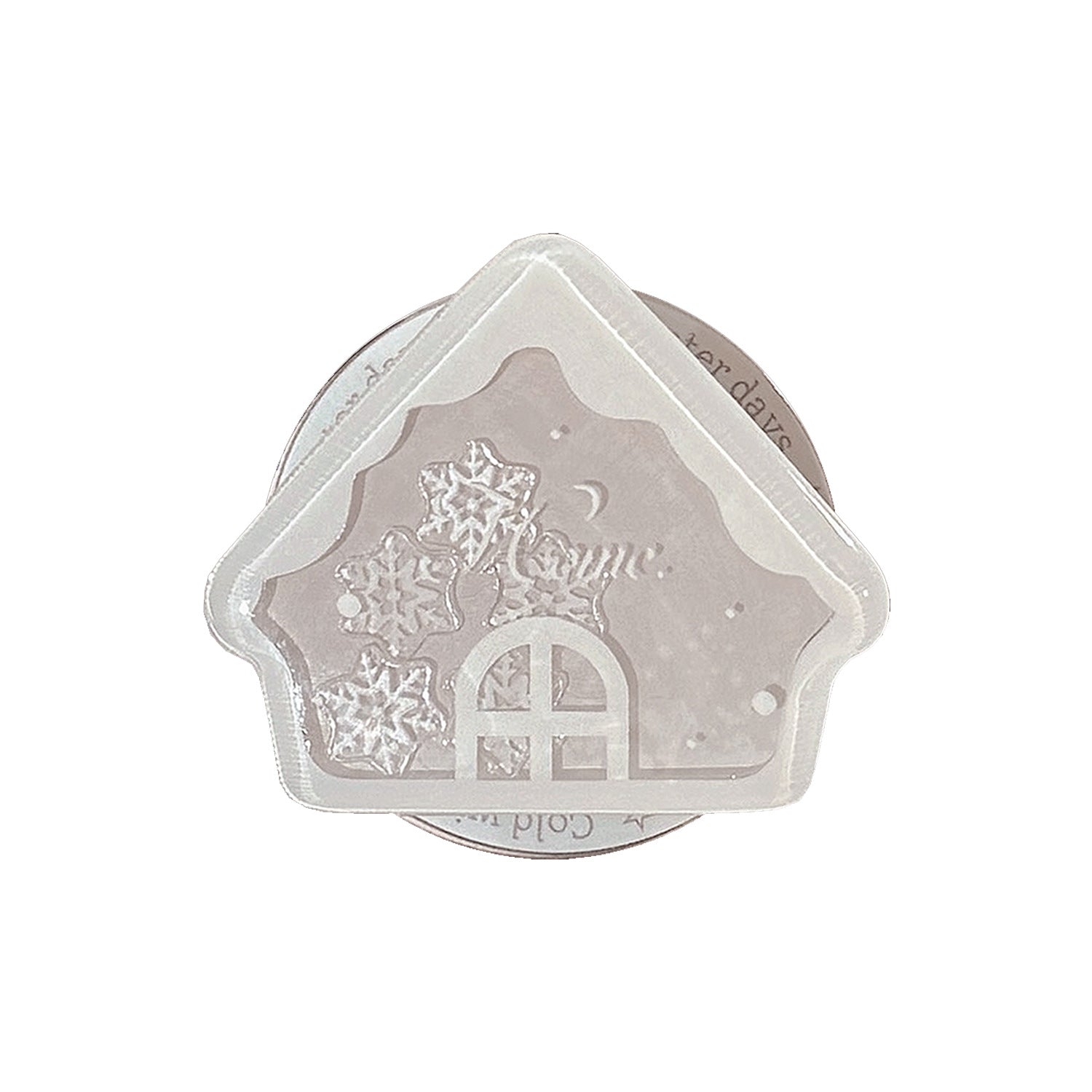 Fragrant candle in Winter House design Meroci